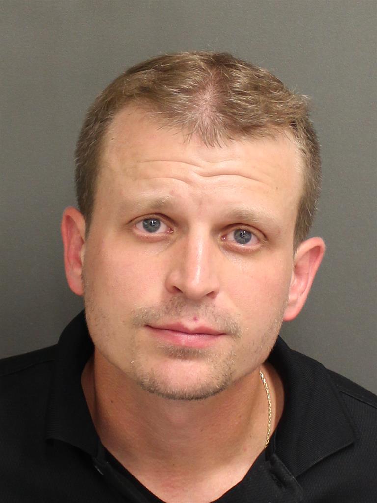  FRANCOIS ANDRESAUVEUR LUCIA Photo Image