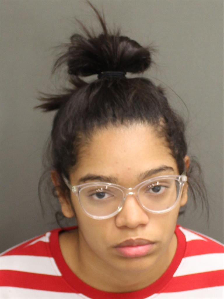  BRENDALYZ SANTANACARMONA Photo Image