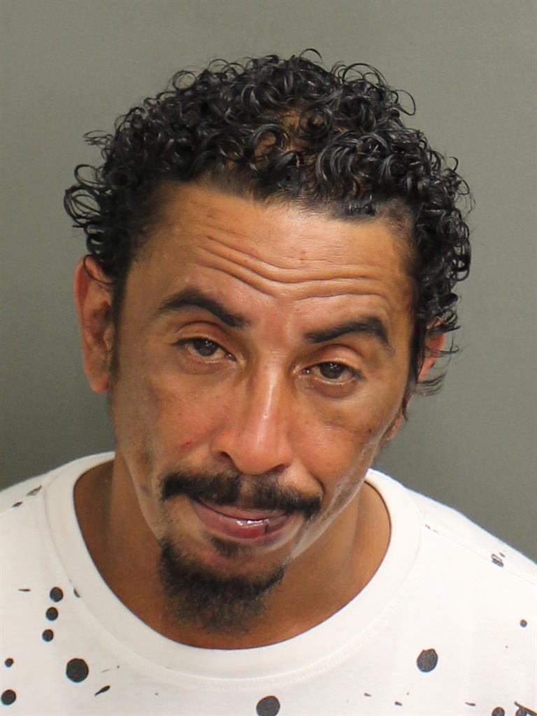  ROBERTO JR JR BENNETT Mugshot / County Arrests / Orange County Arrests