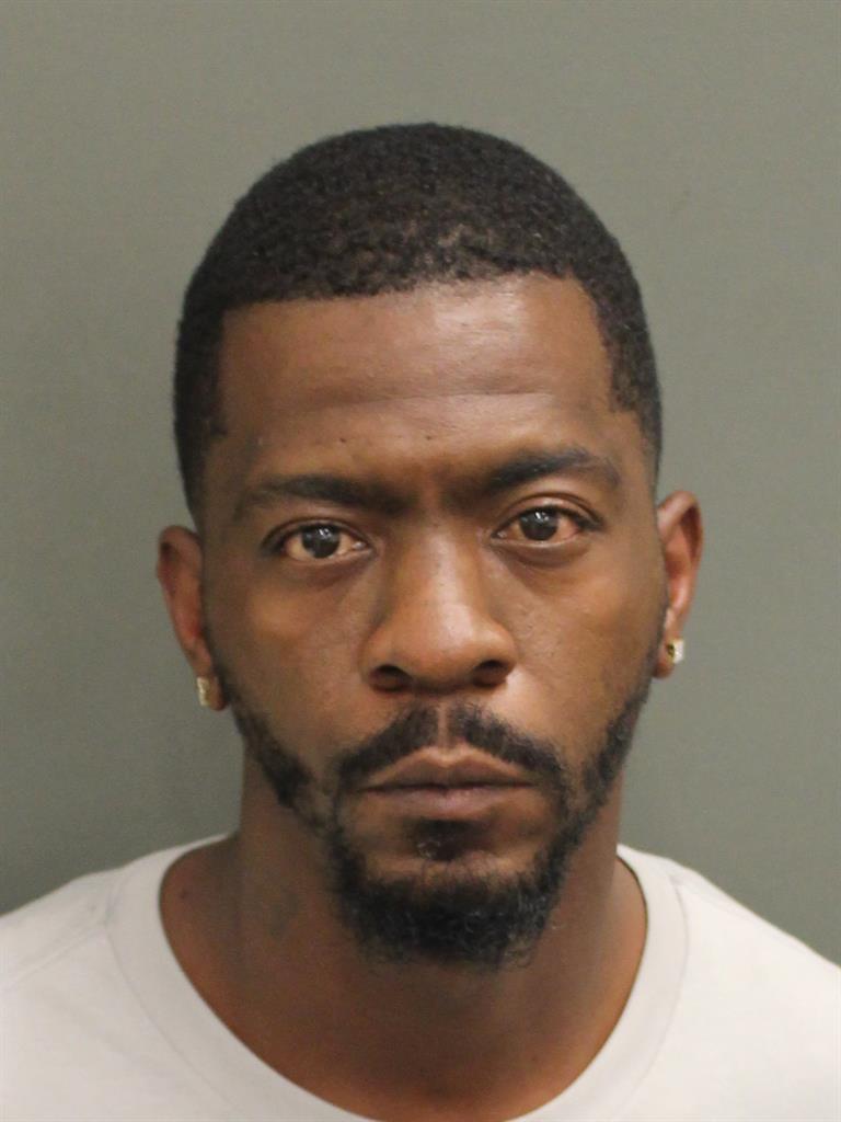  ROBERT TAUREAN KING Photo Image