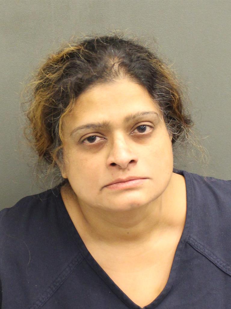  GAYATRI KULEENKANT OSWAL Photo Image