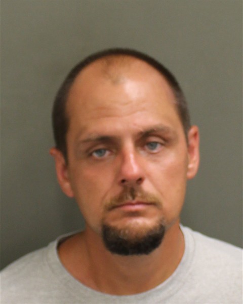  CHRISTOPHER ROBERTS Mugshot / County Arrests / Orange County Arrests